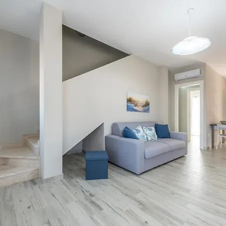 Magnolia House *